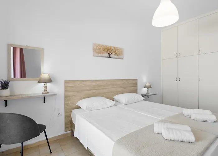 Seafront In Chania 6 *